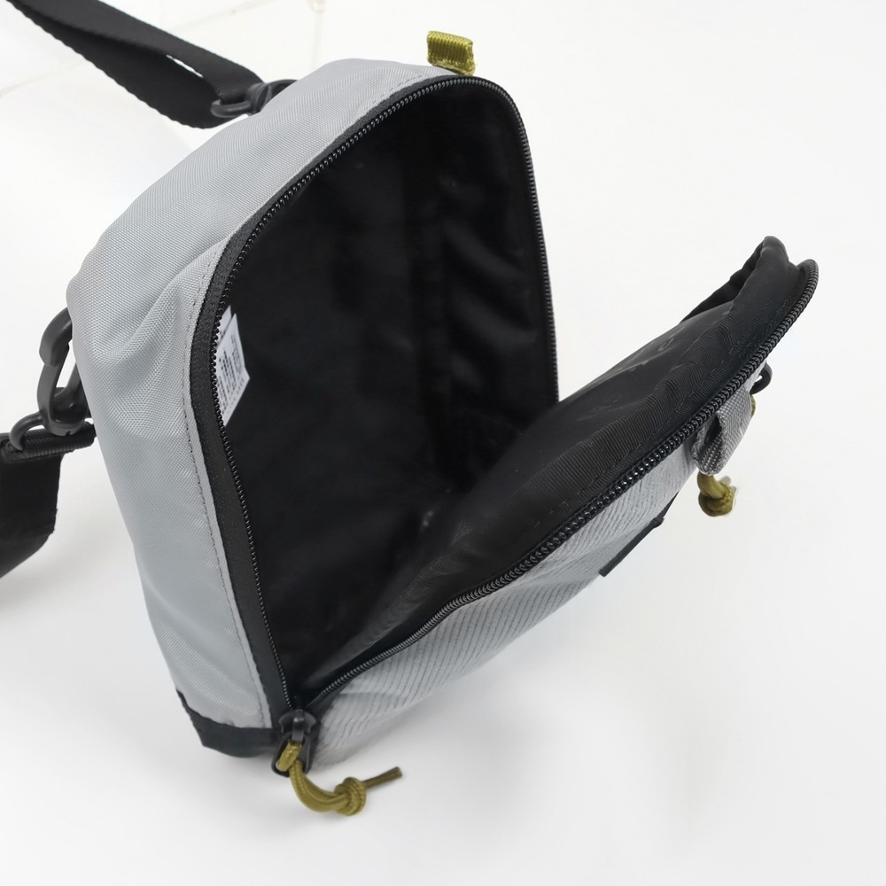 Converse Corduroy Convertible Crossbody Bag · foto 4