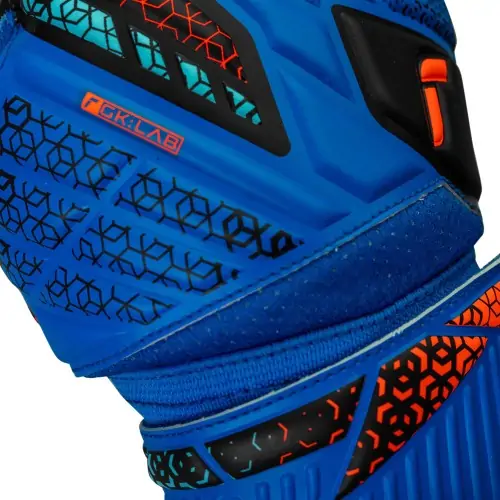 Reusch Attrakt Solid