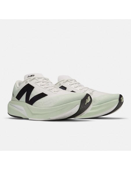 New Balance NB FuelCell Rebel v4 · foto 3