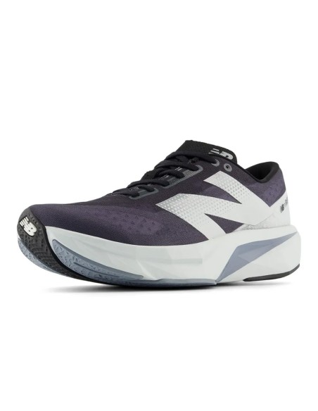 New Balance NB FuelCell Rebel v4 · foto 3