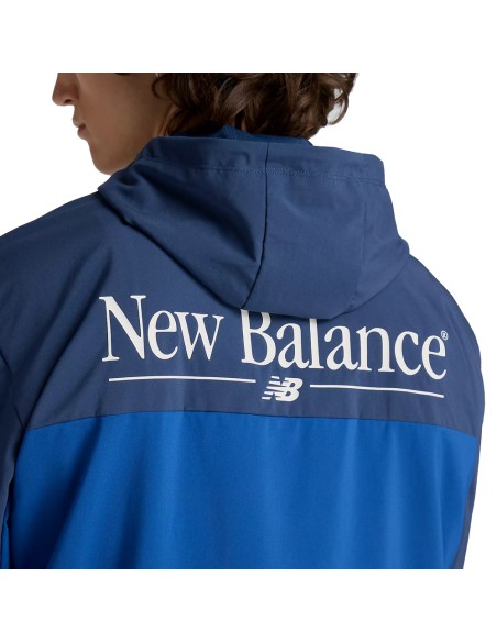 New Balance NB Reimagined Woven Graphic Jacket · foto 5
