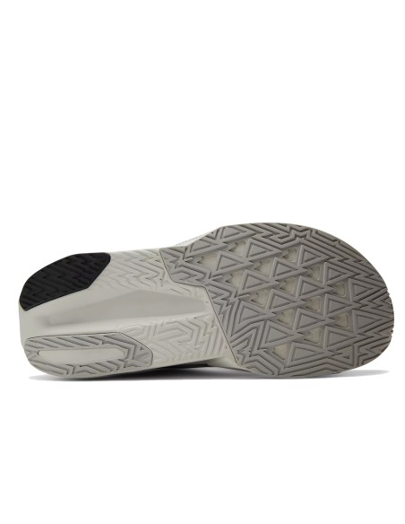NB FuelCell Rebel v5 Gris | Capaccioni Deportes